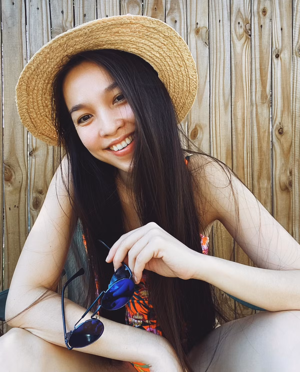 Ở tuổi 40, "bà mẹ một con" theo đuổi phong cách phóng khoáng và chăm lên đồ hở bạo.