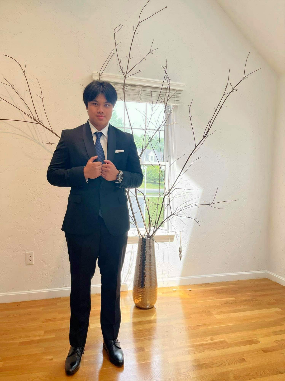  Con riêng của chồng cũ Lệ Quyên cao lớn, chững chạc, vóc dáng và gương mặt có nhiều nét giống bố.