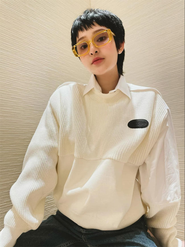 Nữ ca sĩ 24 tuổi bị nghi “đập mặt đi xây lại” toàn bộ.