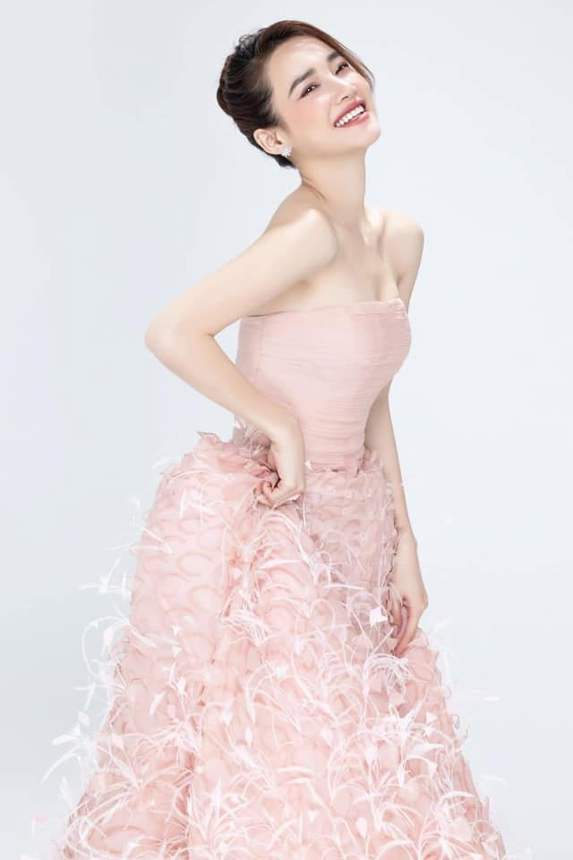 Nhã Phương cho biết cô giữ cân nặng ở mức này vì đặc thù công việc.