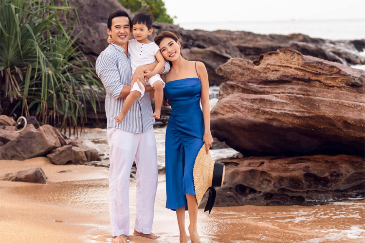 Trước kia Lương Thế Thành không thích vợ mặc quá sexy nhưng từ khi vợ đại tu nhan sắc và thay đổi gu ăn mặc, nam diễn viên lại ủng hộ vì thấy vợ ngày càng đẹp hơn.