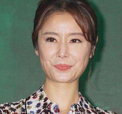 Khi chụp cận cảnh hay có phần mềm chỉnh sửa ảnh Lâm Tâm Như lộ rõ những nét già nua. (Ảnh: Sohu)