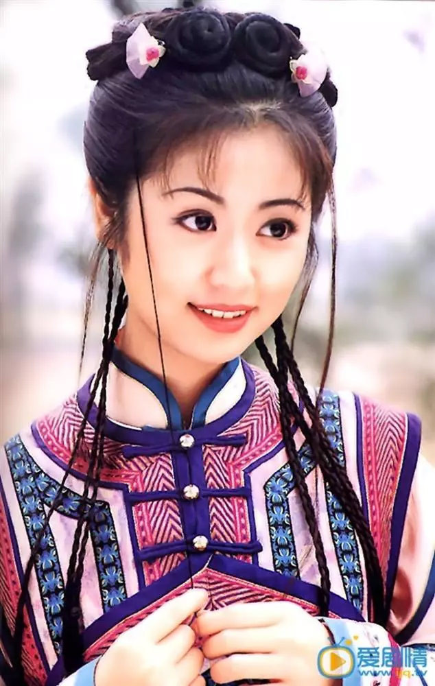 Năm 1997, Lâm Tâm Như vào vai Hạ Tử Vy trong "Hoàn châu cách cách" và nổi tiếng từ đó.