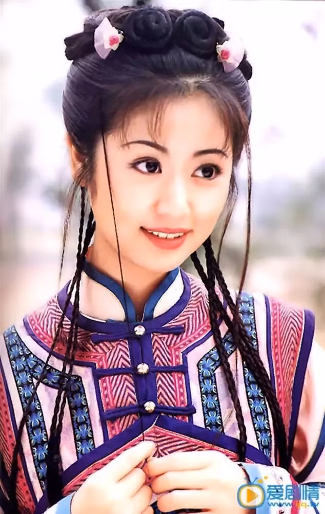 Năm 1997, Lâm Tâm Như vào vai Hạ Tử Vy trong "Hoàn châu cách cách" và nổi tiếng từ đó.