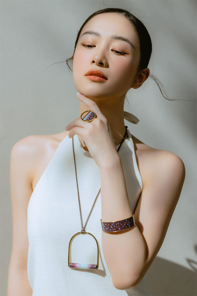 Những bộ phim Jun Vũ tham gia gồm: “Chuyến đi của thanh xuân”, “12 chòm sao: Vẽ đường cho yêu chạy”, “Tháng năm rực rỡ”…