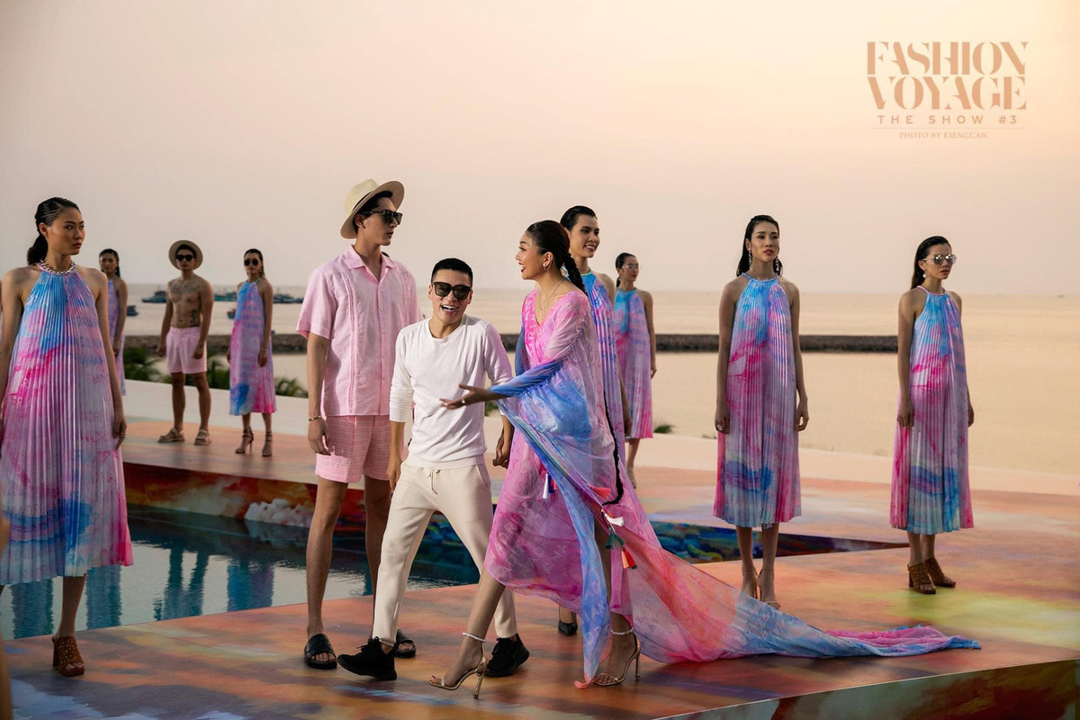 Quả thật ở tuổi U40, Thanh Hằng không ít lần khiến fan nữ phải "rớt cả giới tính" vì quá xinh đẹp và quyến rũ.