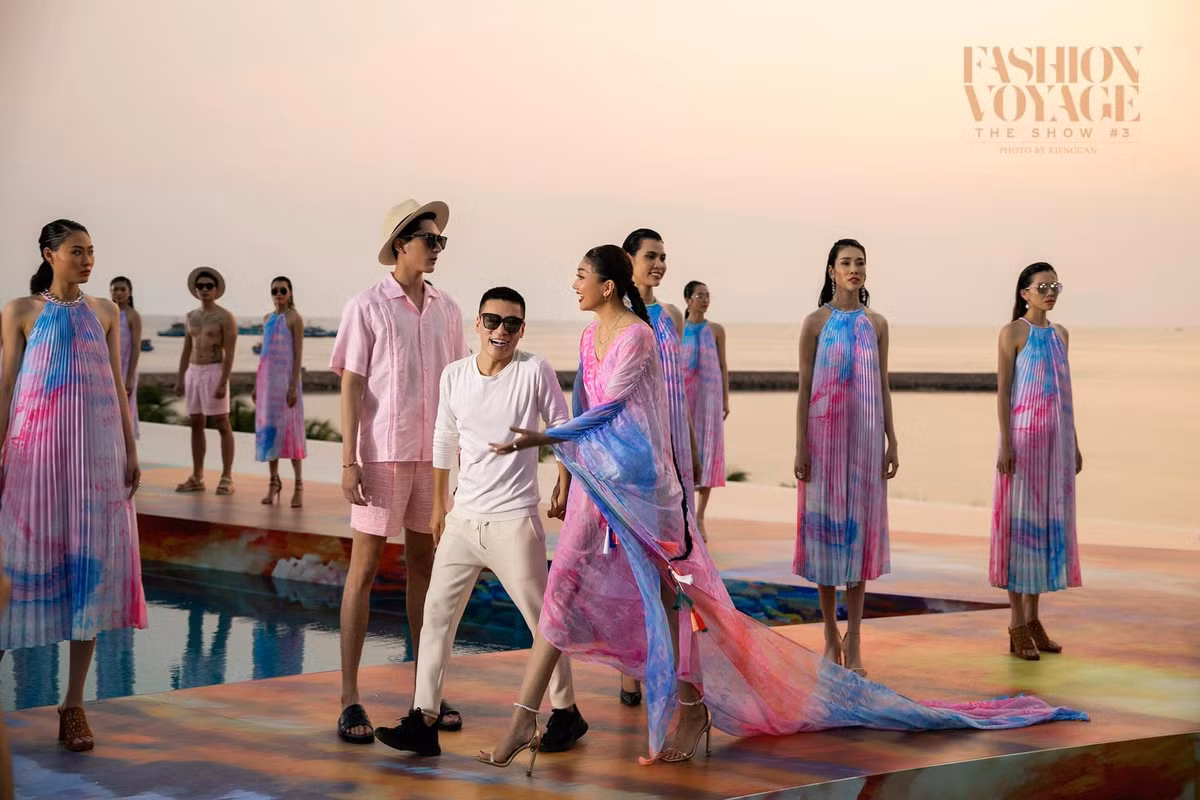 Quả thật ở tuổi U40, Thanh Hằng không ít lần khiến fan nữ phải "rớt cả giới tính" vì quá xinh đẹp và quyến rũ.