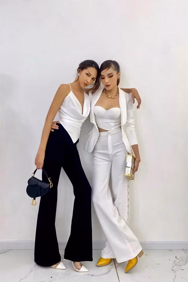 Sau "Cuộc đua kỳ thú", mối quan hệ của Kỳ Duyên và Minh Triệu càng khăng khít hơn, đi đâu họ cũng có nhau như hình với bóng.