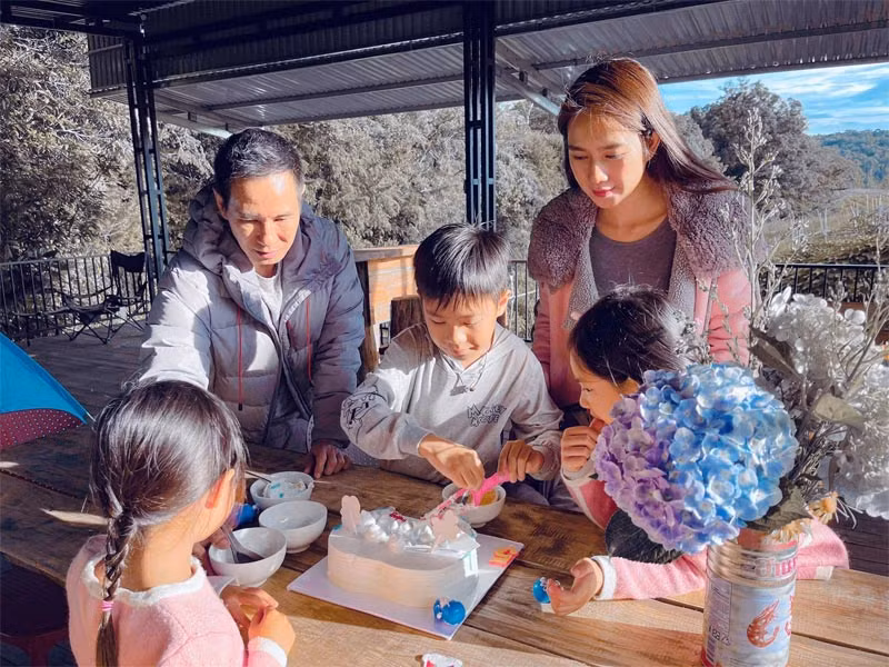 Ngày 9/7, Lý Hải – Minh Hà tổ chức sinh nhật cho con trai út ở trang trại. Buổi tiệc sinh nhật thật đáng nhớ với các bé khi bữa tiệc được tổ chức giữa bao la thiên nhiên.