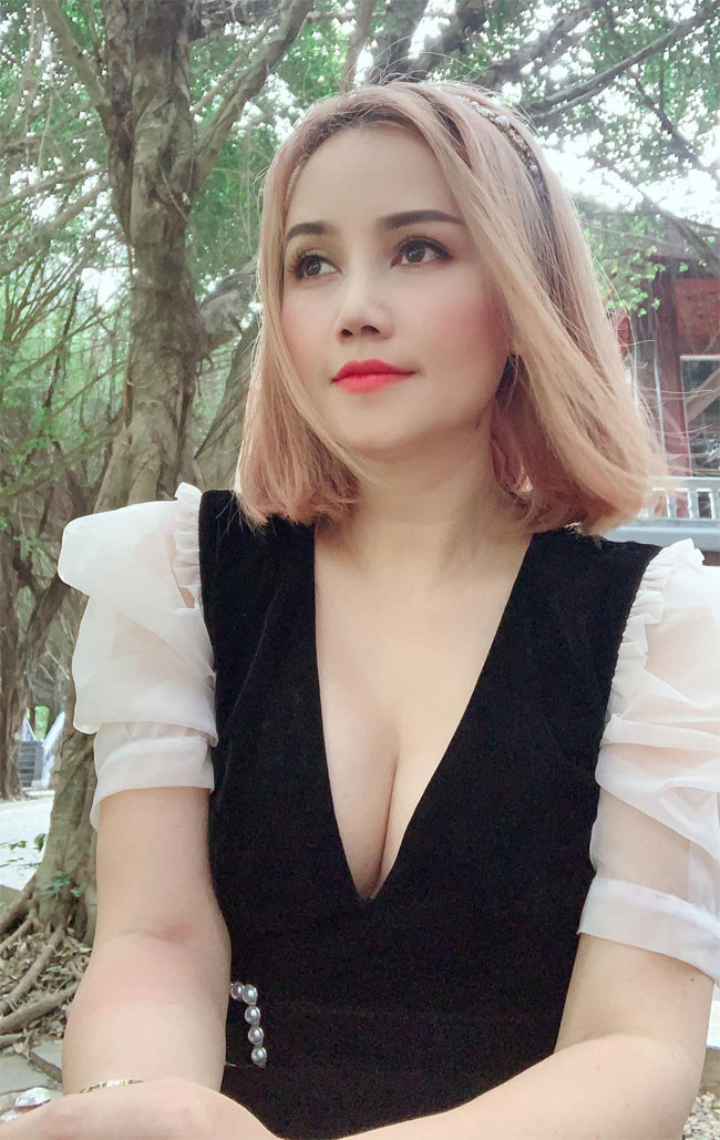 Cô Xuyến của “Về nhà đi con” cho biết, cô đã thực hiện cả nâng mũi và nâng ngực vào ngày 3/2 để tận dụng thời gian nghỉ tết dưỡng sức hậu phẫu.