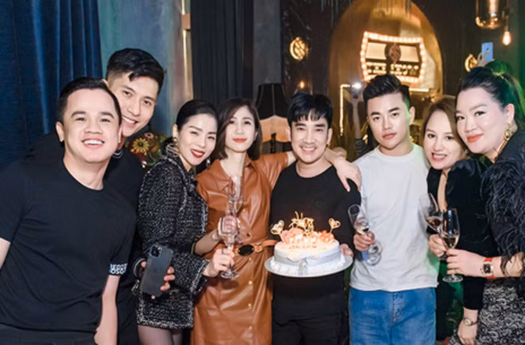 Trong tiệc sinh nhật người anh thân thiết ca sĩ Quang Hà, Lệ Quyên cũng xuất hiện cùng tình trẻ.