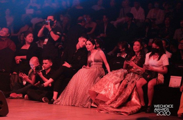 Nữ hoàng bolero và người mẫu Lâm Bảo Châu dính như sam trong các sự kiện.