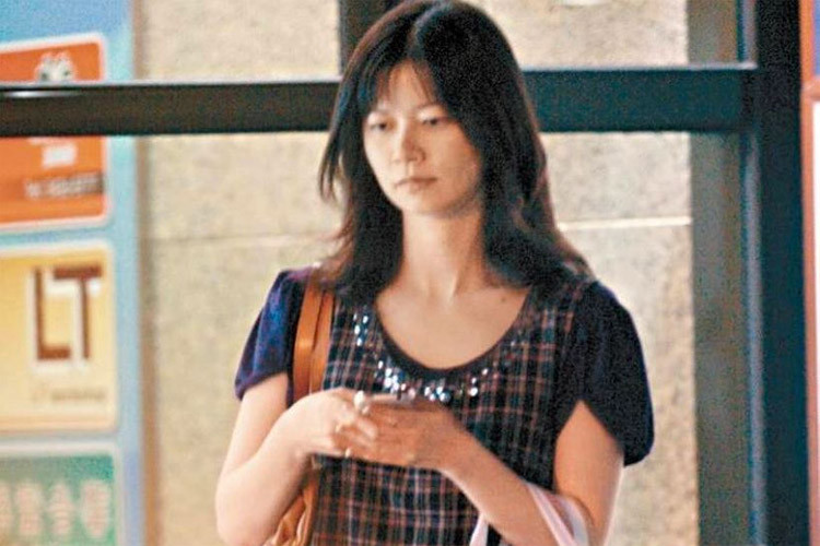 Sau khi chia tay, vào tháng 9/2012, Vu Văn Phượng bất ngờ đâm đơn kiện Châu Tinh Trì và đòi số tiền nợ lên tới 70 triệu HKD. (Ảnh: sina)