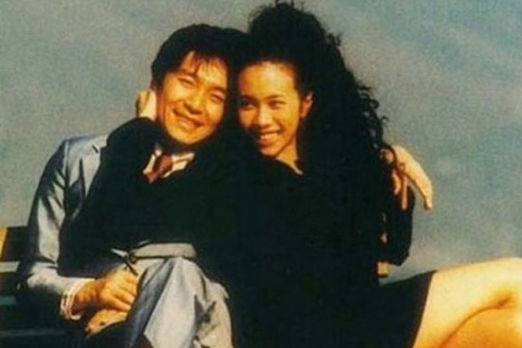 Mạc Văn Úy cũng là cô gái duy nhất trong số những cô người yêu của Châu Tinh Trì mà mẹ của anh thích bởi cô là người có hiểu biết và tôn trọng người già. (Ảnh: sina)