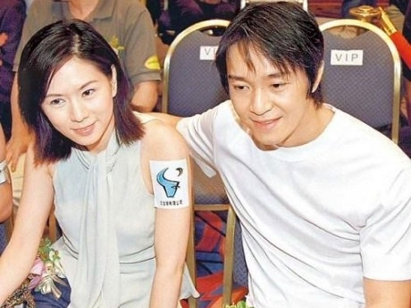 La Huệ Quyên bước chân vào làng giải trí Hong Kong năm 1987 với bộ phim đầu tay "Thư Kiếm Ân Cừu Lục" và hai năm sau cô nổi tiếng khi Châu Tinh Trì chính thức thừa nhận quan hệ tình cảm với cô. (Ảnh: Sohu)