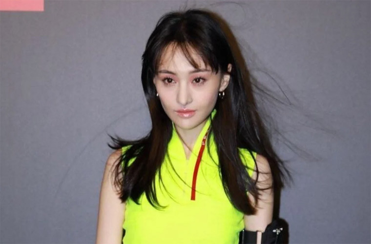 Gia đình Trương Hằng không đồng ý với quyết định “máu lạnh” trên thì Trịnh Sảng kiên quyết không nhận hai đứa trẻ sinh đôi và chối bỏ quyền làm mẹ.