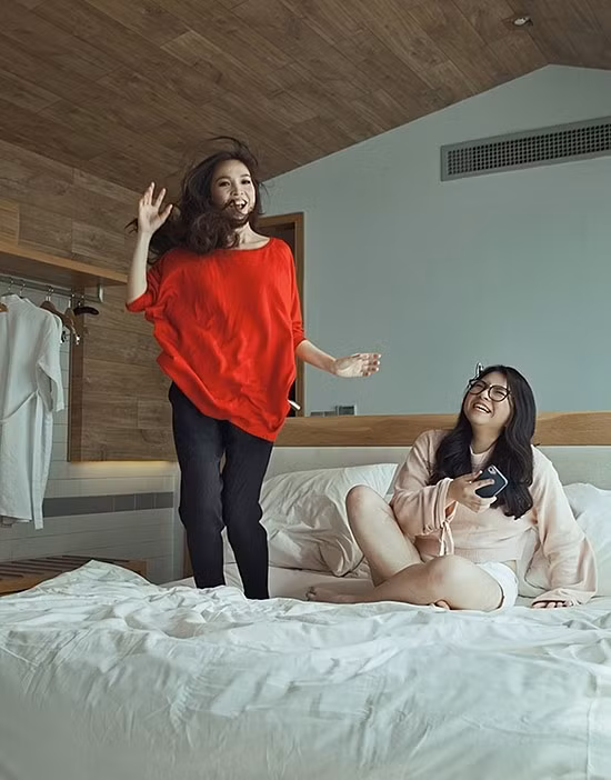 Con gái Hiền Thục rất tin tưởng và coi mẹ như người bạn thân nên chia sẻ mọi chuyện từ học hành tới bạn trai.