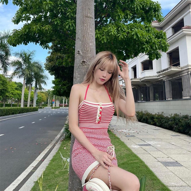 Không cần ăn mặc hở hang nhưng Thiều Bảo Trâm vẫn thực sự cuốn hút mỗi khi xuất hiện.