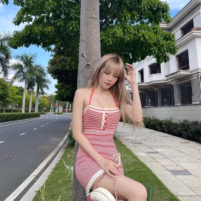 Không cần ăn mặc hở hang nhưng Thiều Bảo Trâm vẫn thực sự cuốn hút mỗi khi xuất hiện.