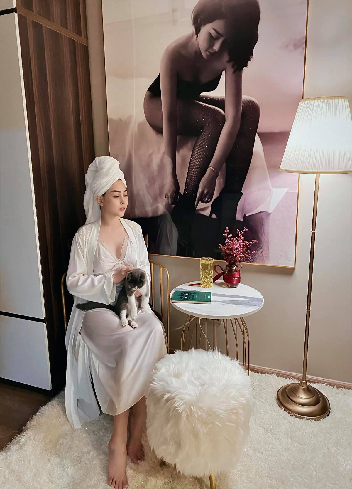 Khi sự nghiệp nghệ thuật đang lên như "diều gặp gió", năm 2018 người đẹp 9X bất ngờ rẽ hướng sang lĩnh vực kinh doanh.