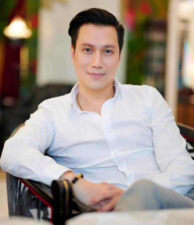 Năm 2019, nam diễn viên Việt Anh bị một thầy lang lợi dụng hình ảnh để quảng cáo thuốc tăng sinh lý với nội dung: "Ai muốn chấm dứt tình trạng xuất tinh sớm, giảm ham muốn, không cương thì để lại số điện thoại tại đây tôi giúp. Phương pháp được chứng nhận bởi cục quản lý dược phẩm và thực phẩm Hoa Kỳ. Diễn viên Việt Anh, MC Quyền Linh cũng đã khỏi chỉ sau hơn 1 tháng điều trị".