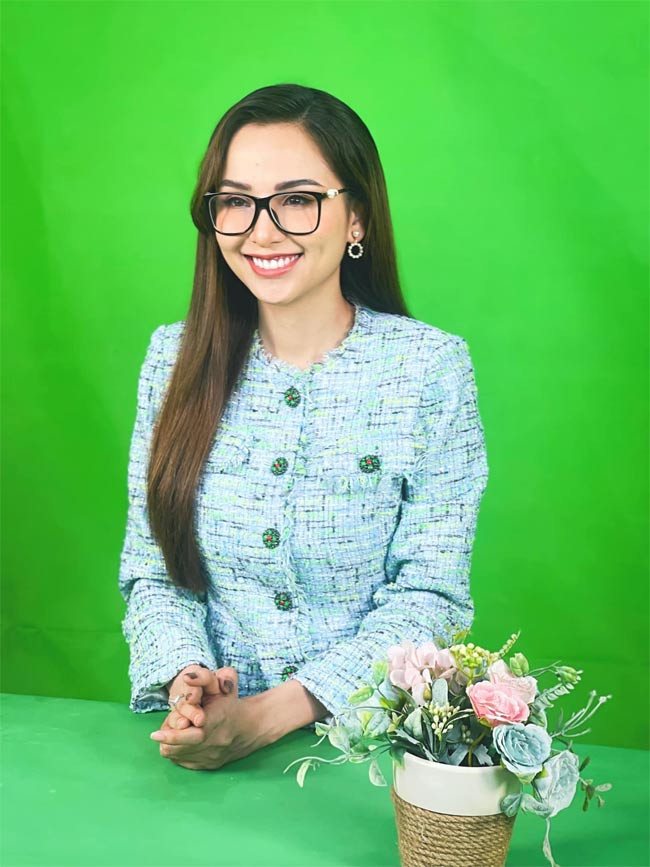 Thời gian gần đây, Hoa hậu Diễm Hương không tham gia sự kiện trong showbiz nhiều, nhưng vẫn làm MC cho các đài truyền hình, các chương trình lớn, nhỏ.