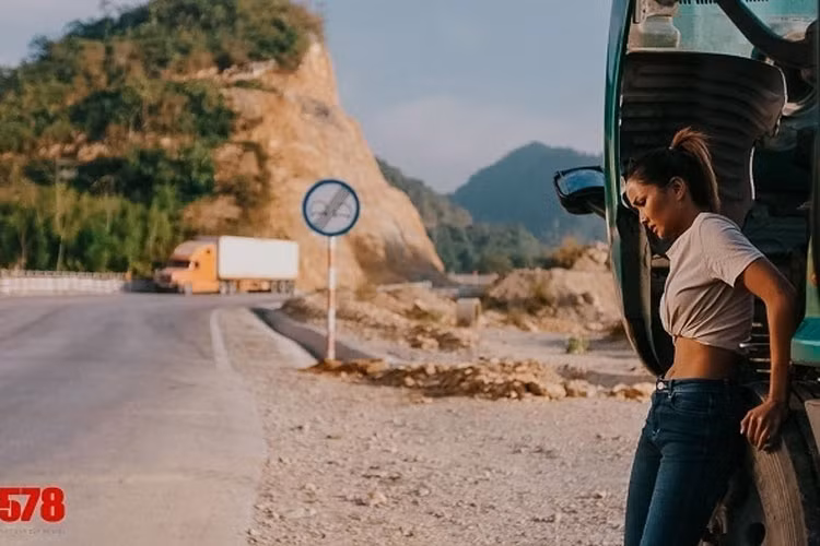 Vai diễn "đả nữ" trong "578: Phát đạn của kẻ điên" được xem là bước đánh dấu cho chặng đường sự nghiệp của H'Hen Niê. (Ảnh: VTC)