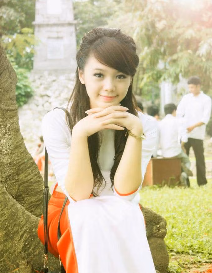 Quynh Kool khoe nhan sac thoi cap 3, “dui to da trang tu be“