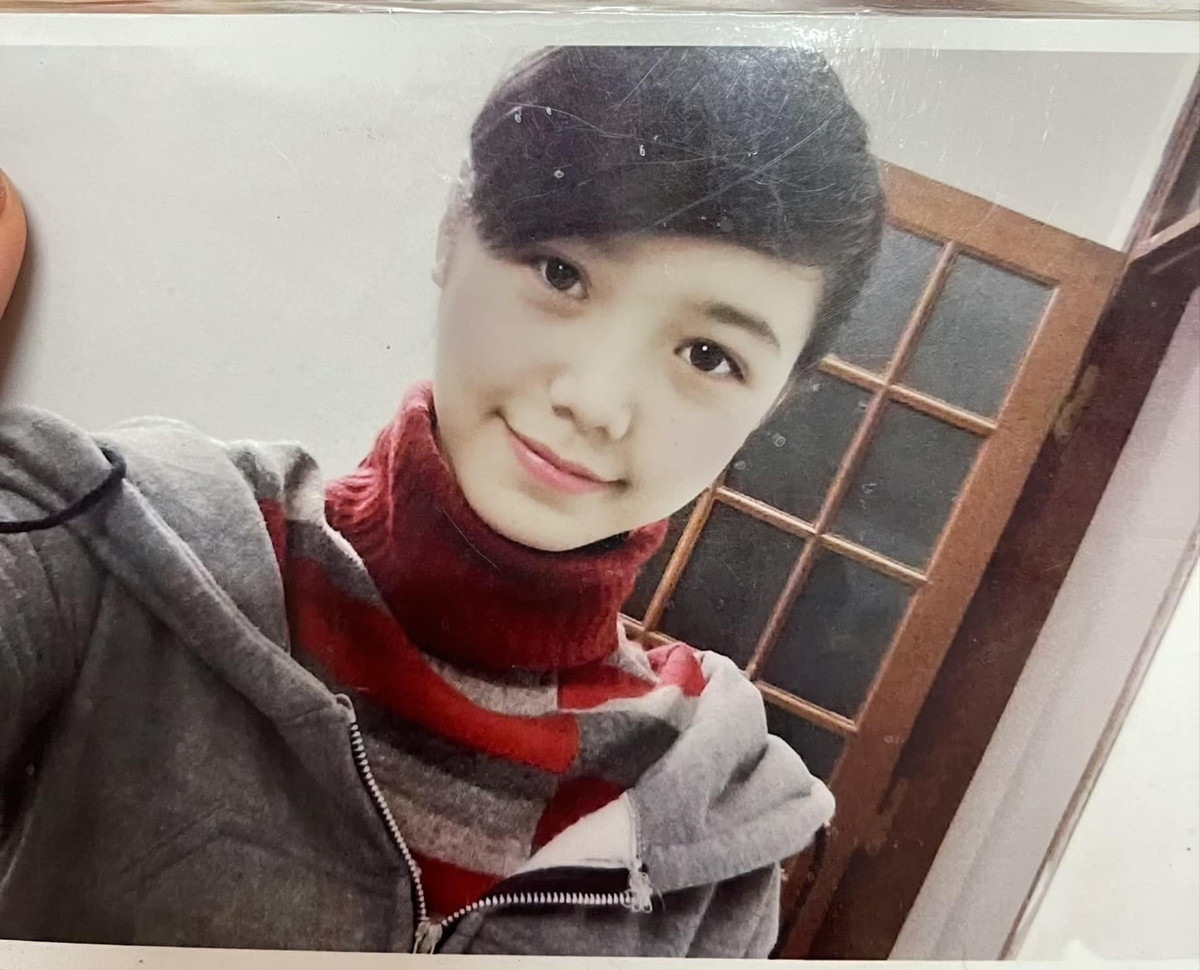 Tuy vậy, khi đăng lại hình ảnh thời thiếu nữ, Quỳnh Kool vẫn thoải mái chia sẻ: "Người ta gọi là múp từ bé. Đùi to cũng từ bé nhé! Được cái tôi rất tự tin vì không lo chết đói".