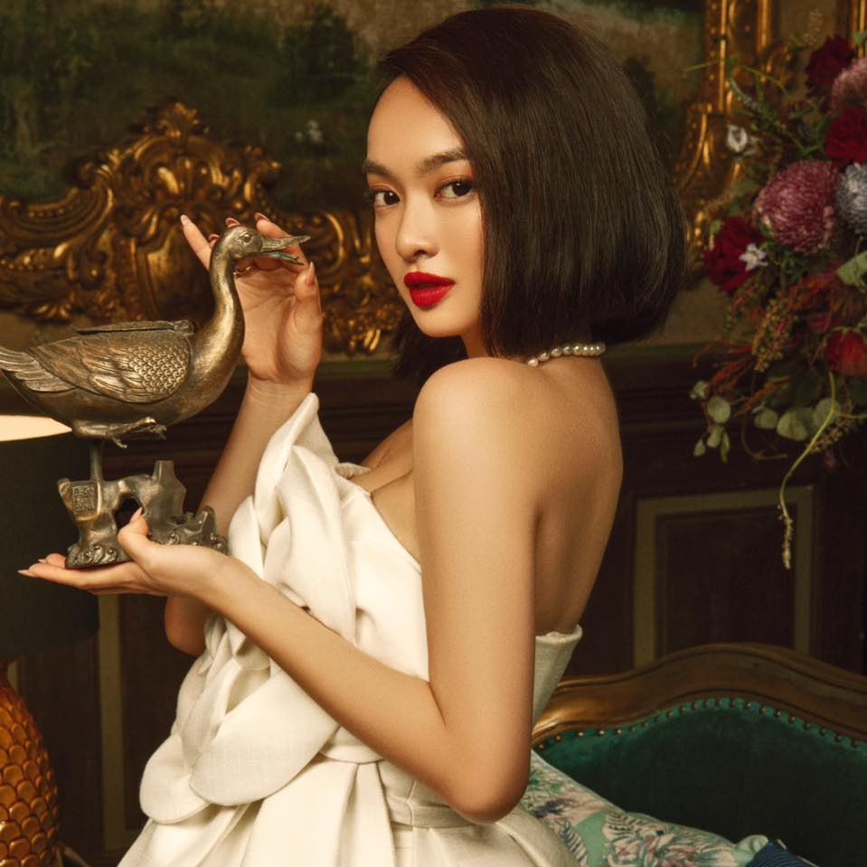 Dù sở hữu chiều cao khiêm tốn 1m50 song vóc dáng của mỹ nhân 9X vẫn rất gợi cảm.