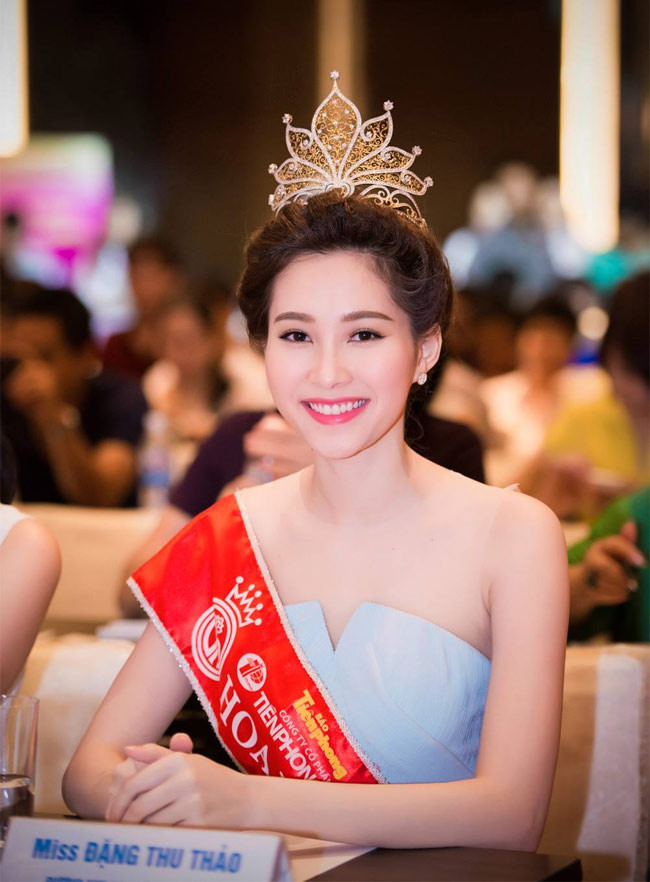 Da hai con, Hoa hau Dang Thu Thao van xinh het phan thien ha!