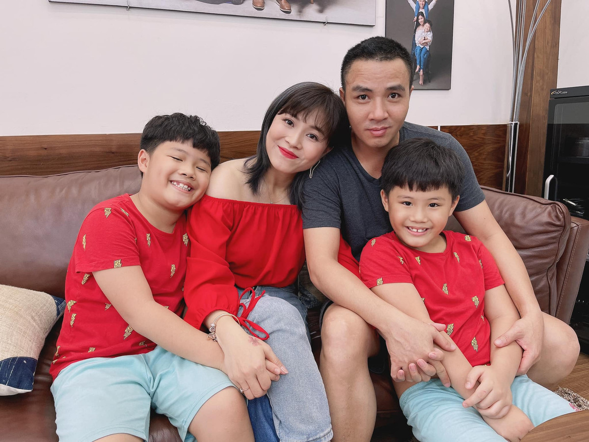 Hạnh phúc sau sóng gió hôn nhân trong quá khứ khiến nữ MC ngày càng trẻ trung, xinh đẹp hơn.