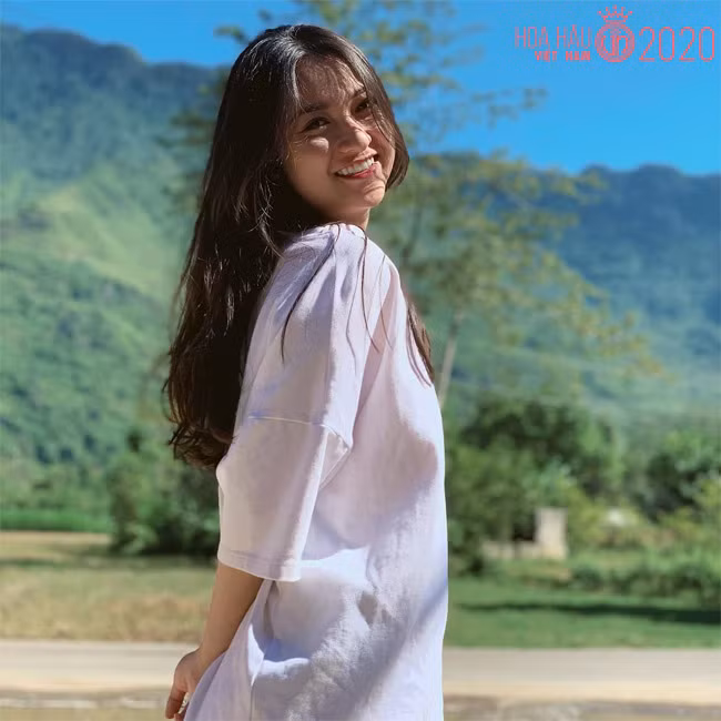 Sở hữu vẻ ngoài bắt mắt nên Anh Thư đã tự tin đi thi Hoa hậu Việt Nam 2020. Tuy nhiên cô không lọt sâu vào vòng trong.