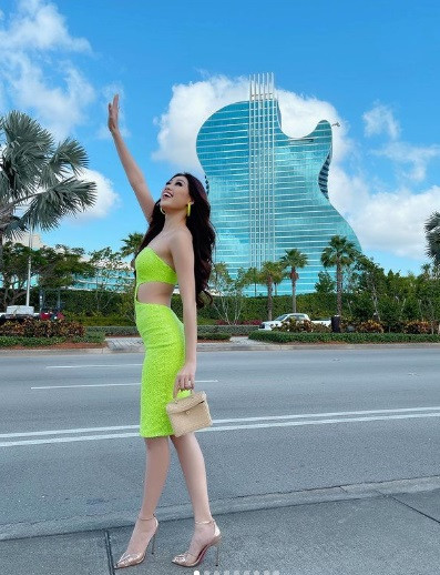 Khánh Vân được Missosology dự đoán lọt top 21 và Sash Factor dự đoán đăng quang.