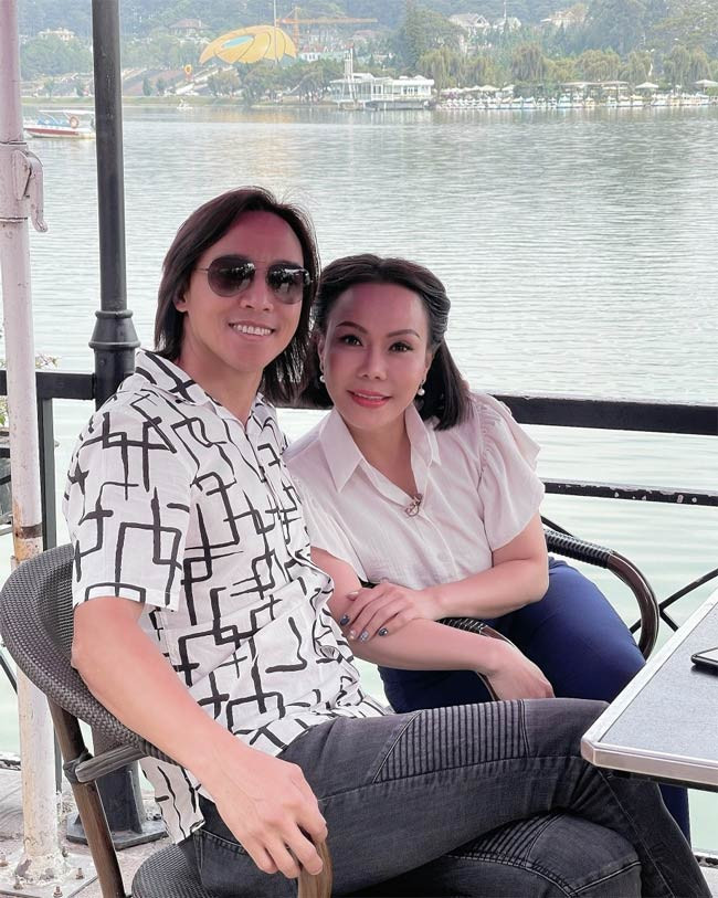 Nếu phải đi quay xa, Việt Hương sẽ dẫn cả chồng con đi chơi cùng.