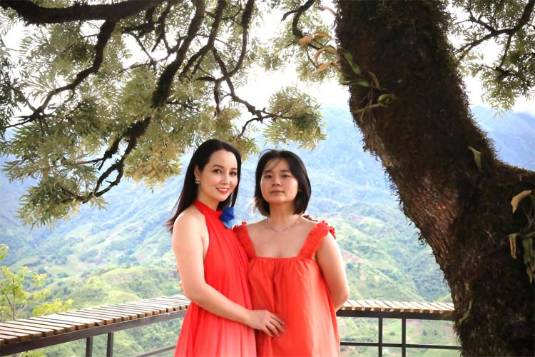 Cô bé Huyền Anh trông chững chạc hơn so với tuổi 18.