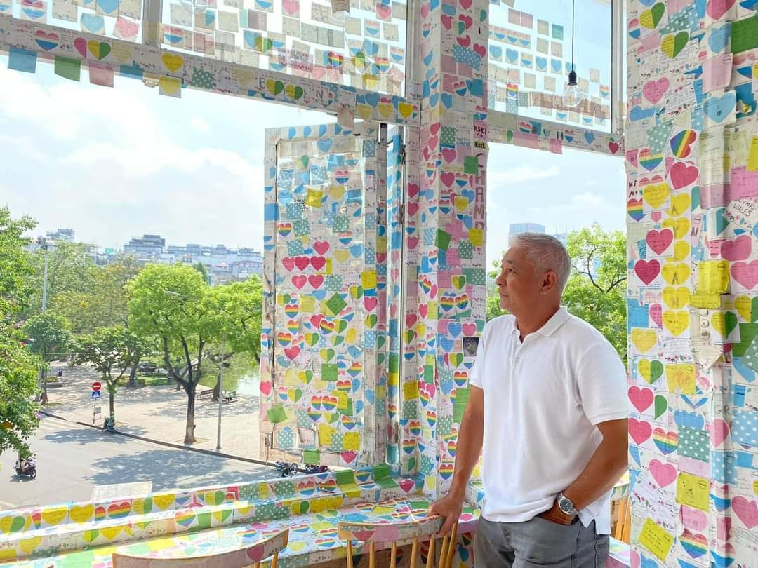 Thường xuyên luyện tập võ thuật giúp nam nghệ sĩ sinh năm 1962 duy trì được thân hình rắn rỏi, khỏe khoắn.