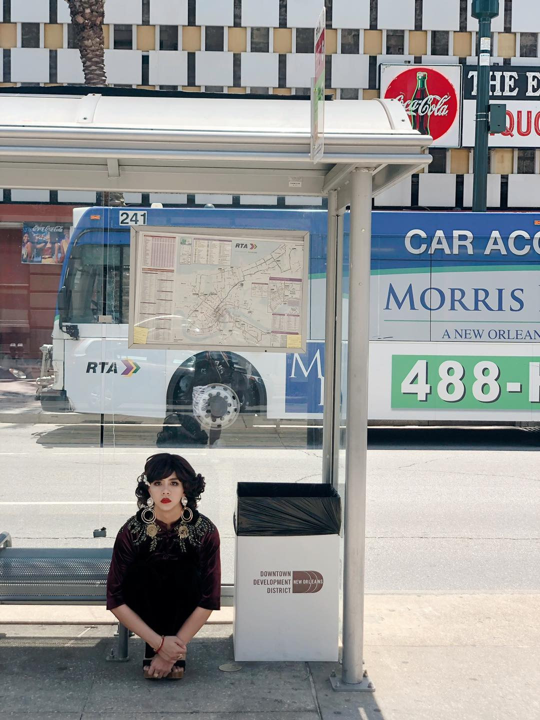 Tuy vậy, khi Duy Khánh chọn thời điểm này để đăng lại rất phù hợp để khắc họa cho trạng thái duy nhất của anh trong những ngày qua ở yên trong nhà giãn cách.