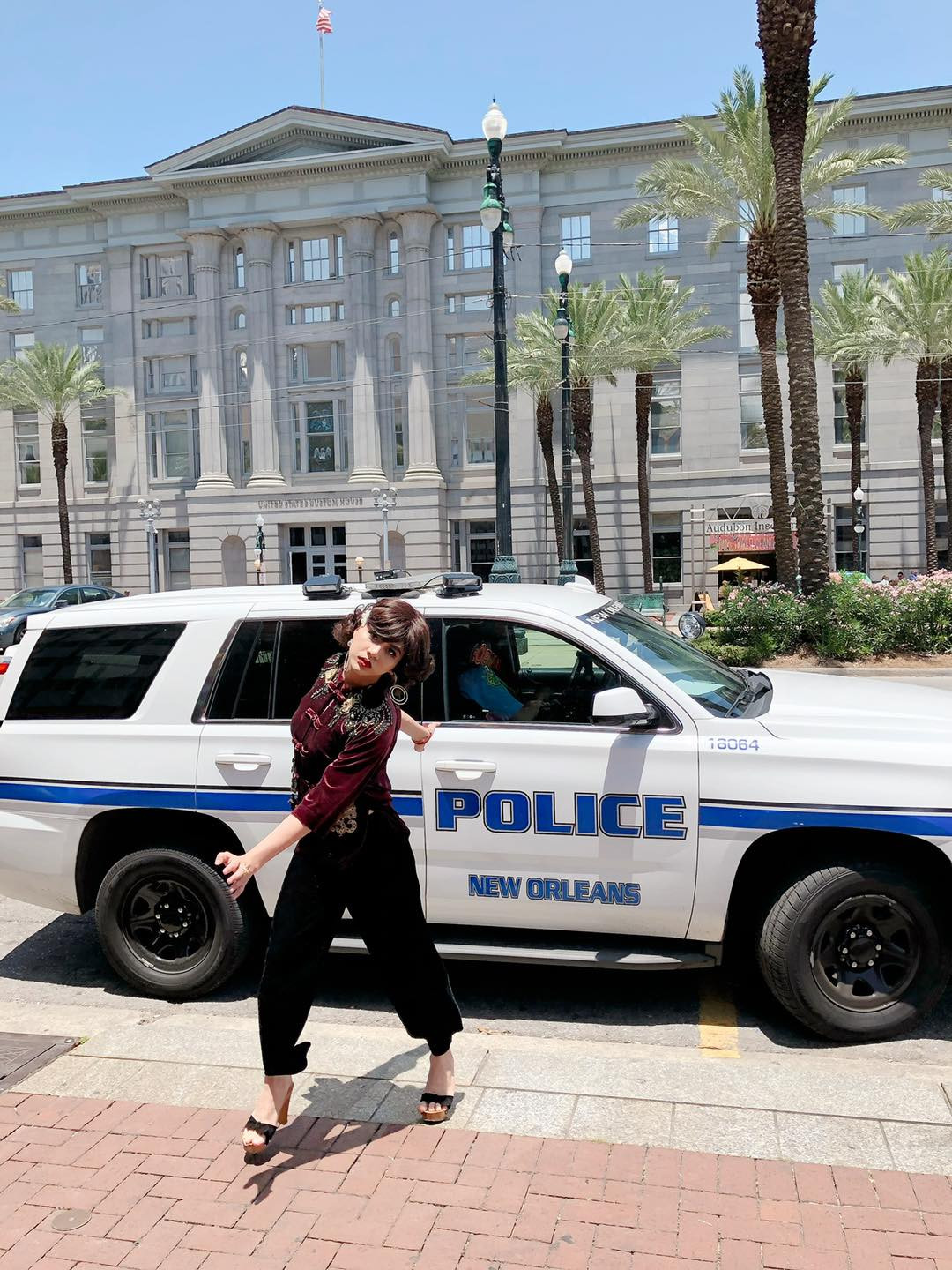 "Tấm ảnh cuối là hậu quả cho những ai không tuân thủ quy tắc 5K nha!", nam diễn viên không quên nhắn nhủ.