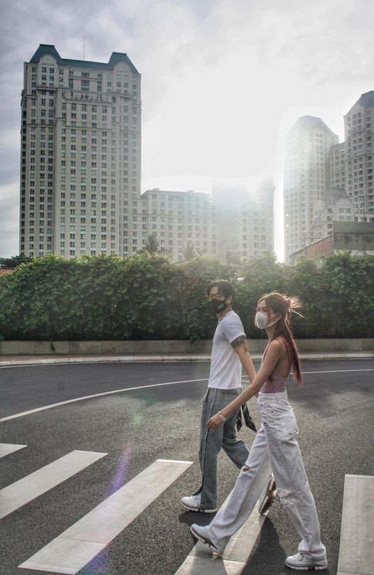 Thùy Dương và bạn trai "nam thần" được khen rất xứng đôi về ngoại hình lẫn phong cách.