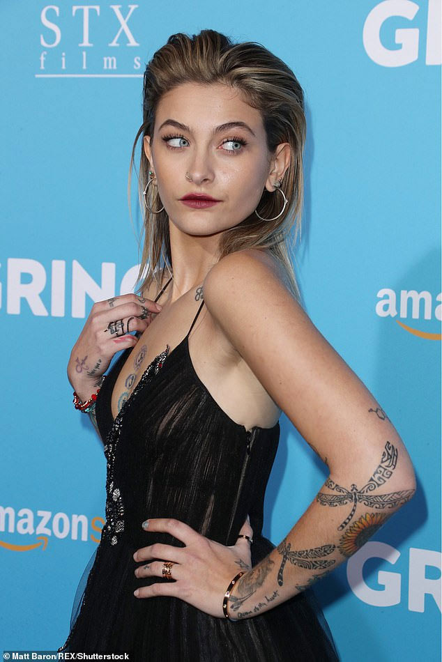 Trong số ba người con ruột của ông hoàng nhạc pop Michael Jackson, cô con gái thứ hai Paris Jackson được thừa hưởng gene âm nhạc của người cha quá cố. Năm 15 tuổi, khi cha mới mất được 4 năm, Paris từng nghiện ma tuý và nhiều lần định tự tử. (Ảnh: Rex)