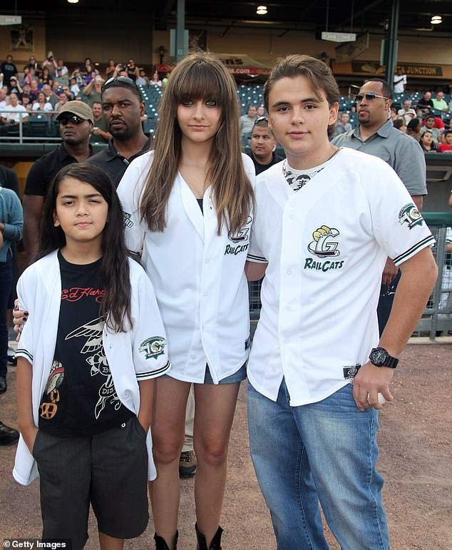 Prince, Paris Jackson là con của Michael Jackson và Debbie Rowe còn Prince Michael Jackson II chào đời nhờ phương pháp đẻ thuê, thụ tinh nhân tạo. (Ảnh: Getty Images)