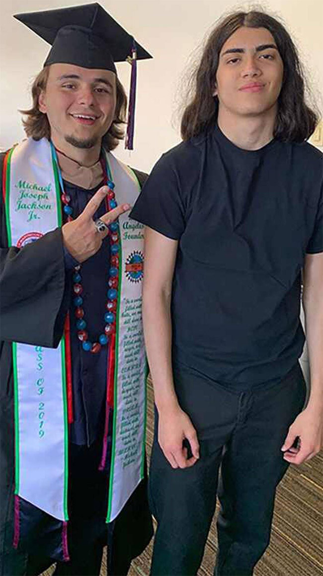 Hiện Prince và em trai thứ ba, Blanket, cùng phát triển một kênh review phim trên Youtube. (Ảnh: Instagram)