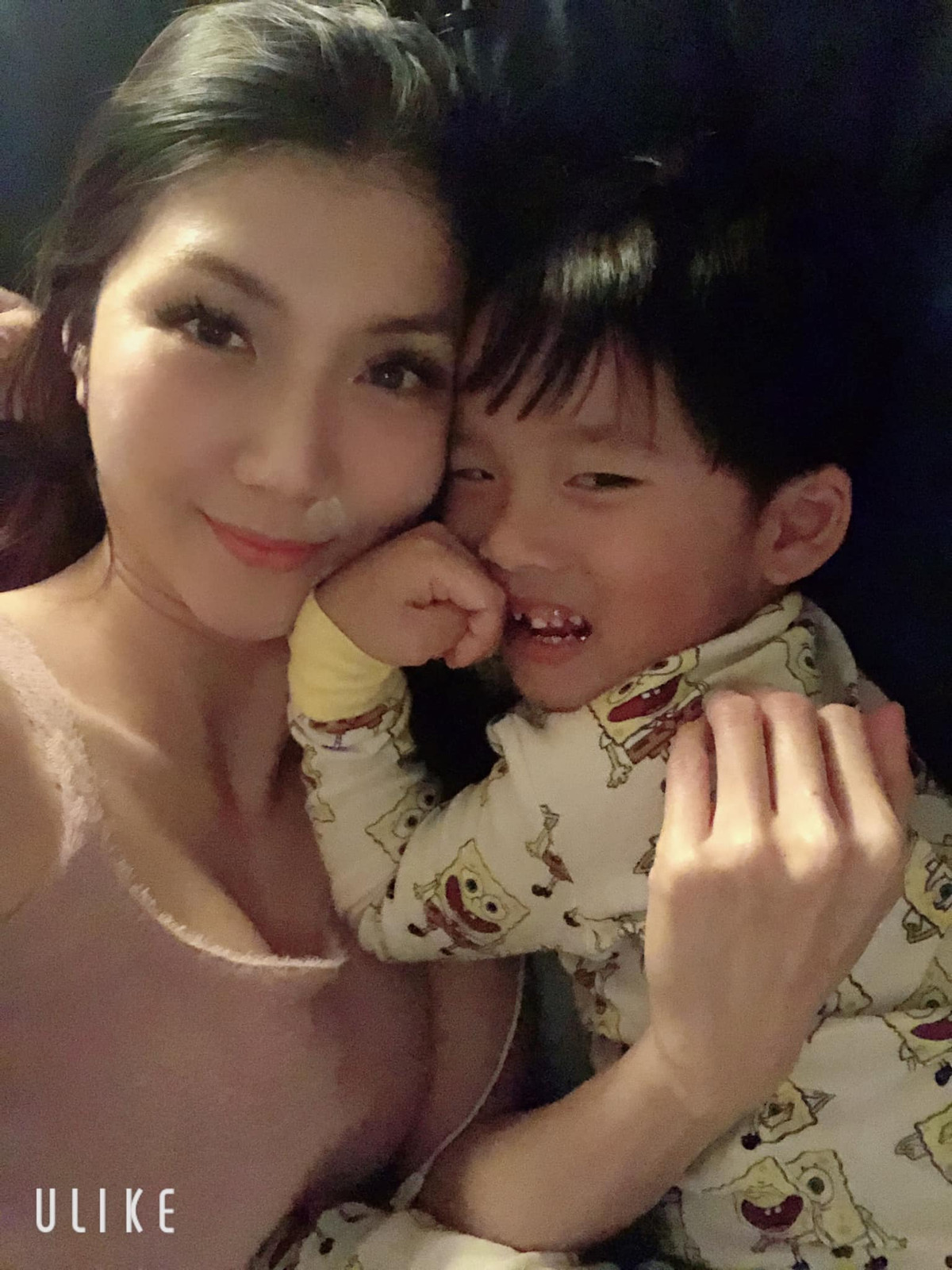 Ở tuổi 33, Ngọc Quyên ngày càng chín chắn, mạnh mẽ và xinh đẹp mặn mà.