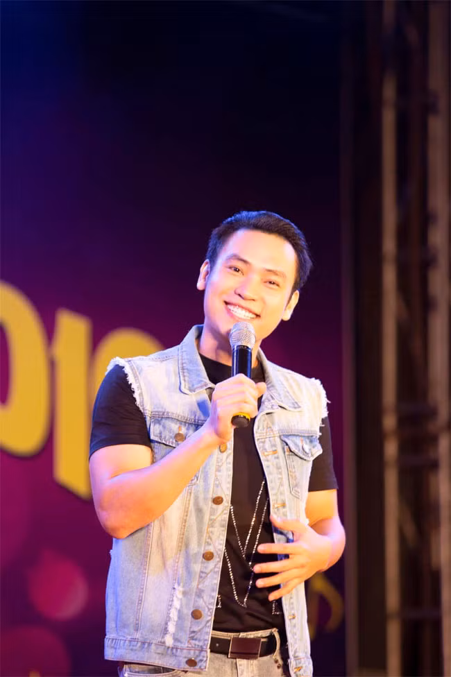 Hiện tại, Duy Khoa không hoạt động âm nhạc thường xuyên nữa mà chỉ thỉnh thoảng xuất hiện trong một số chương trình quy mô nhỏ và làm nhạc sĩ viết nhạc cho nhiều ca sĩ trẻ.