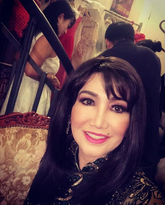 Nét mặt, nụ cười, mái tóc của Thanh Lan vẫn y như thuở bà còn trẻ.