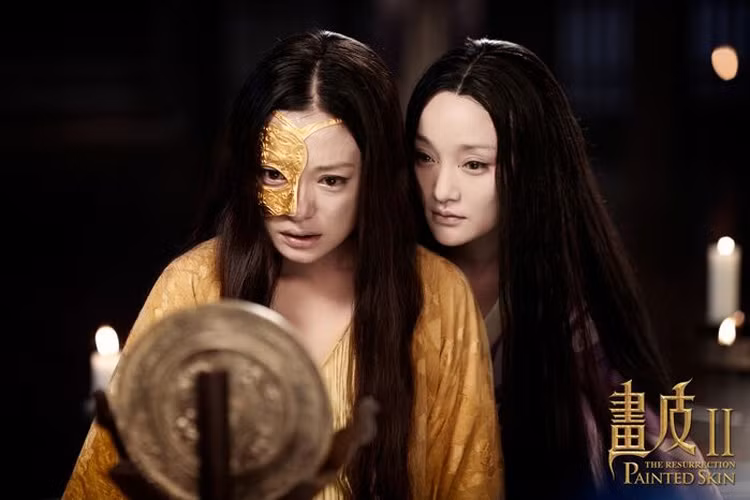 Năm 2008 và 2012, vai Bội Dung, vợ của Vương Sinh (Trần Khôn) của Triệu Vy được các nhà phê bình điện ảnh khen hết lời khi cô đã hoàn thành xuất sắc vai diễn này trong "Hoạ bì" 1 và 2. (Ảnh: saostar)