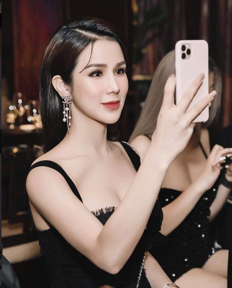 Tháng 5/2018, Diệp Lâm Anh lên xe hoa với doanh nhân Đức Phạm sau hai năm hẹn hò. Cả hai có với nhau hai con chung, 1 gái, 1 trai.