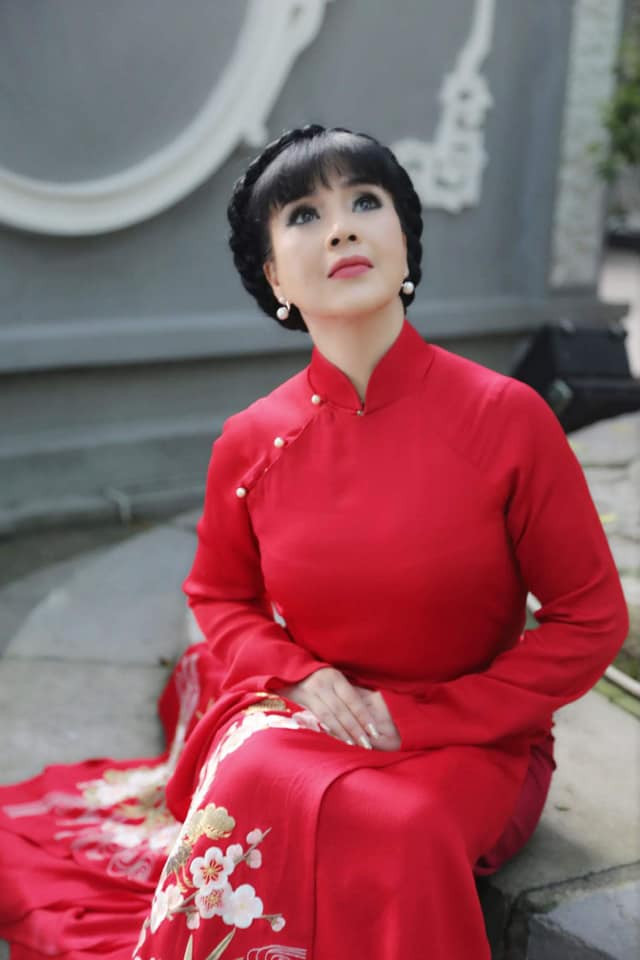 Sau 20 năm, nữ nghệ sĩ sinh năm 1963 vẫn giữ được nét đẹp cuốn hút từ thời trẻ.