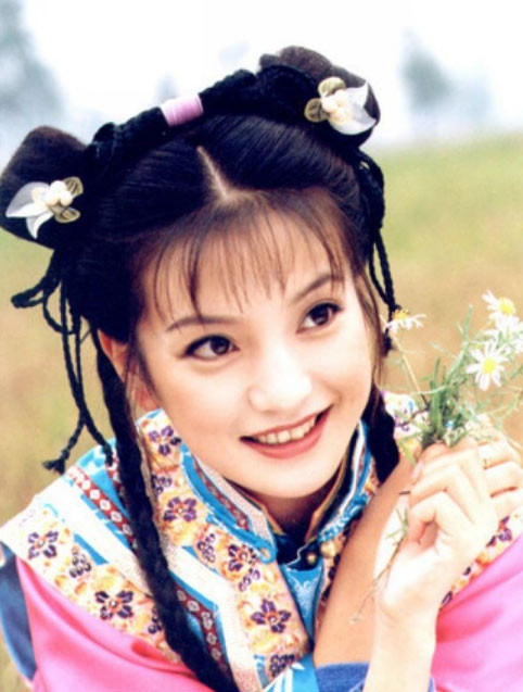 Hình ảnh Triệu Vy tươi trẻ, xinh xắn khi vào vai Tiểu Yến Tử trong phim "Hoàn châu cách cách" cách đây 24 năm. (Ảnh: Sina)